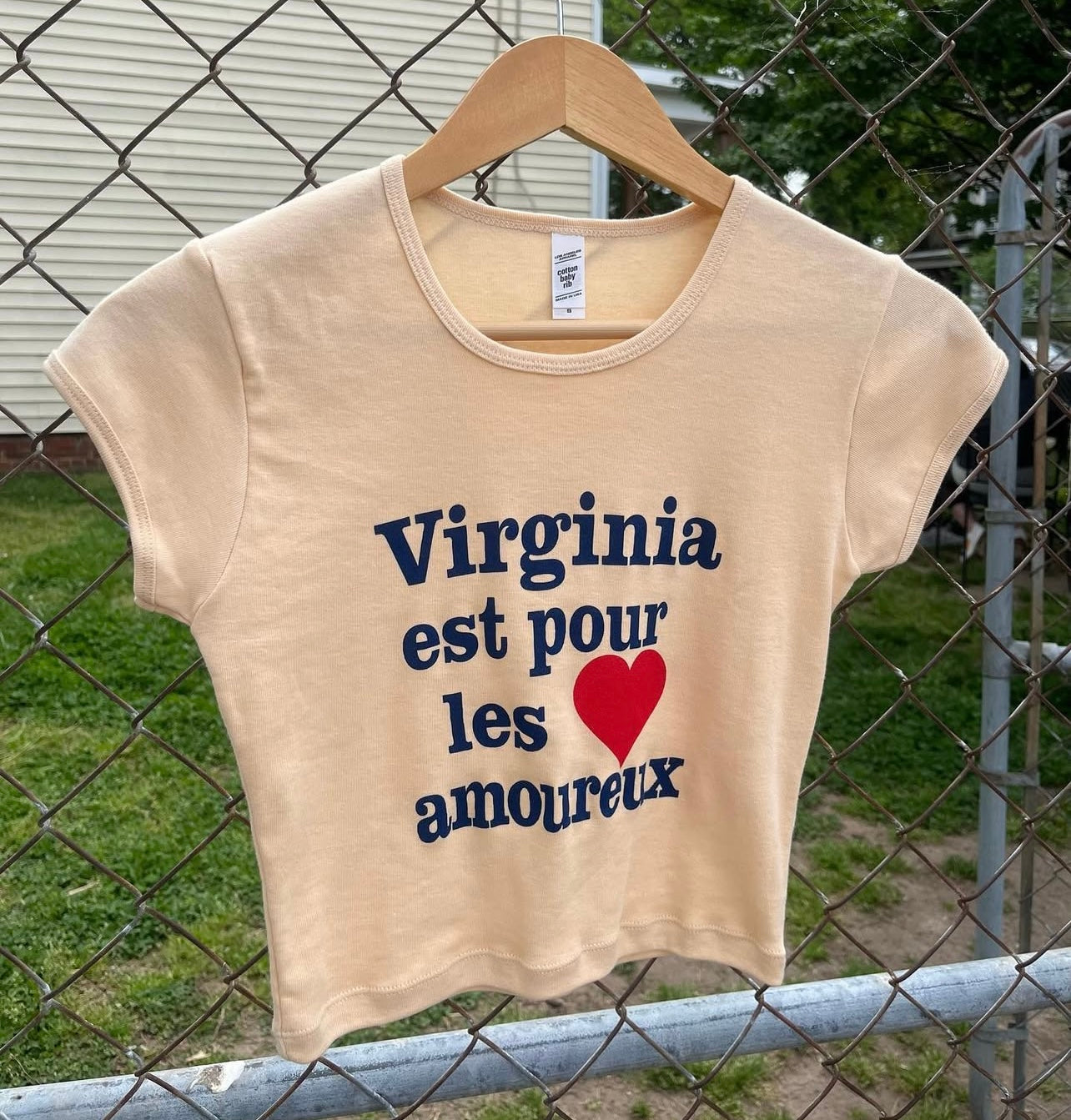 "Virginia Est Pour Les Armoureux" Baby Rib Crop T-Shirt