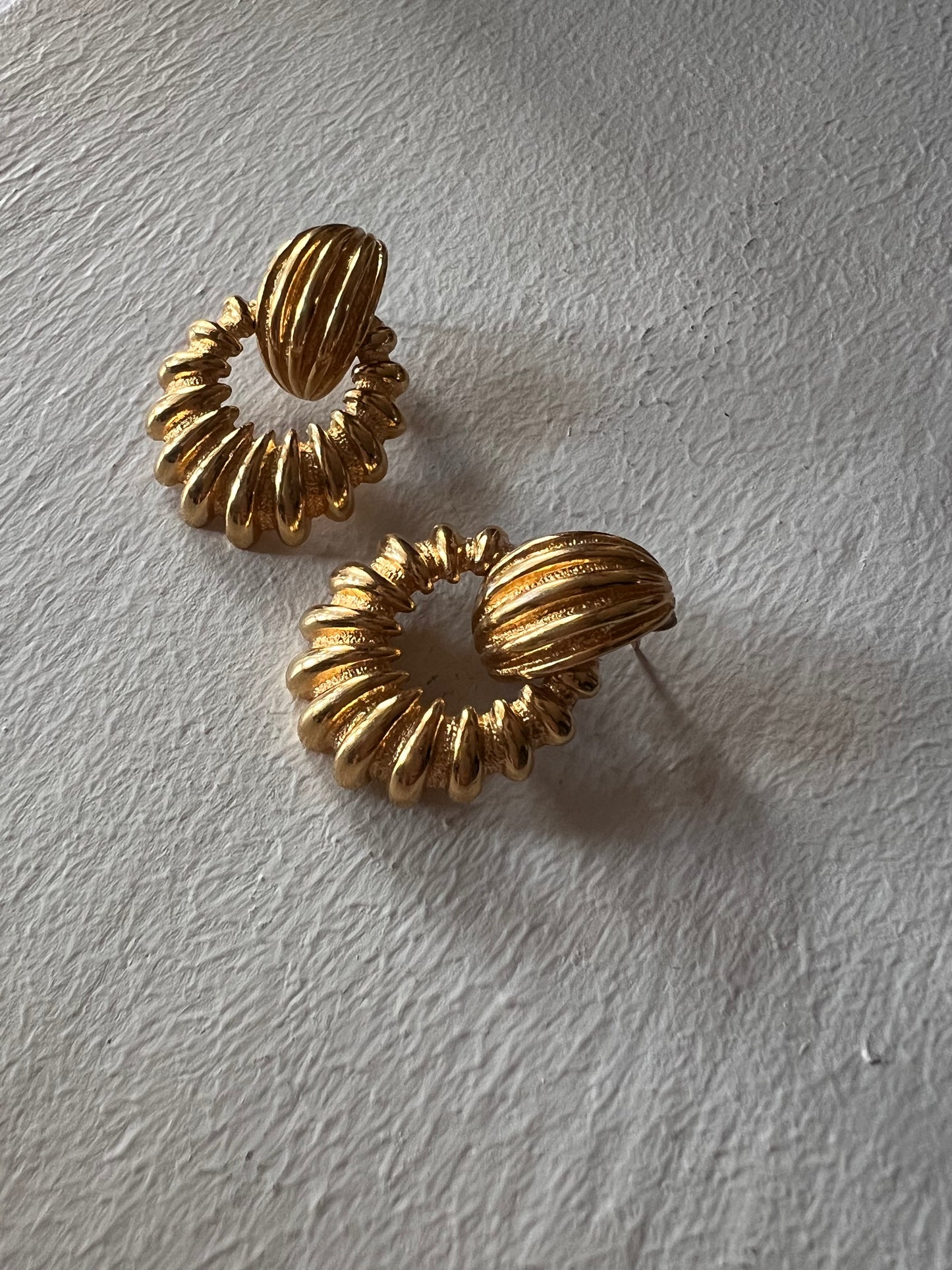 Vintage Ribbed Door Knocker Earrings