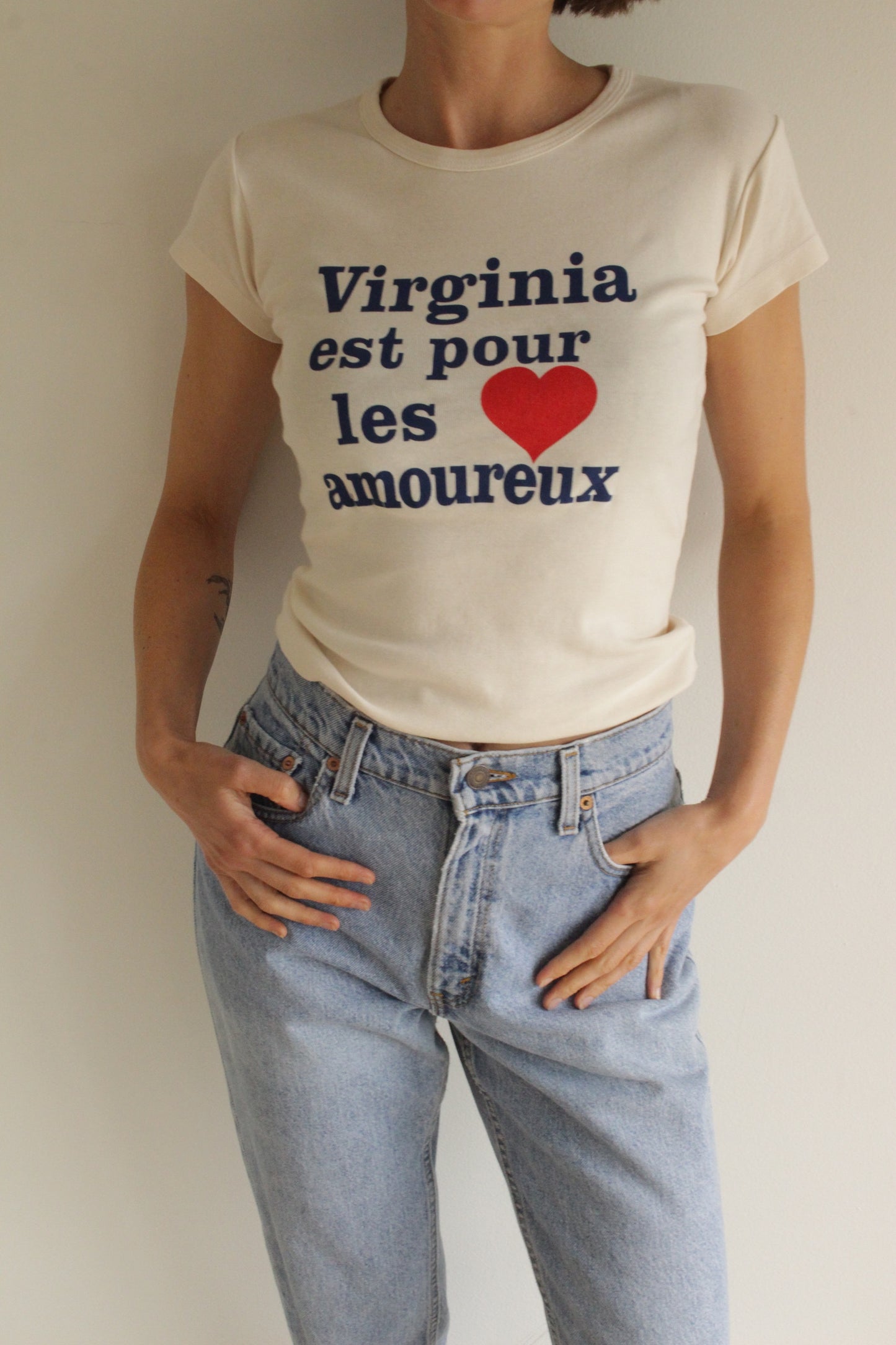 "Virginia Est Pour Les Armoureux" Cap Sleeve Baby Rib T-Shirt