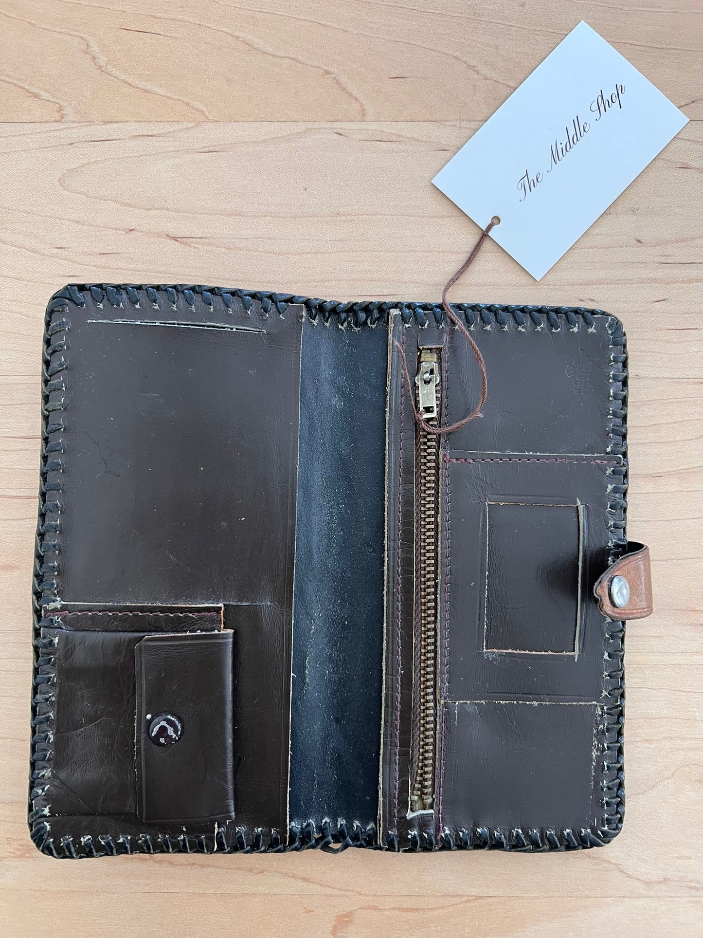 Vintage Leather Floral Embossed Billfold