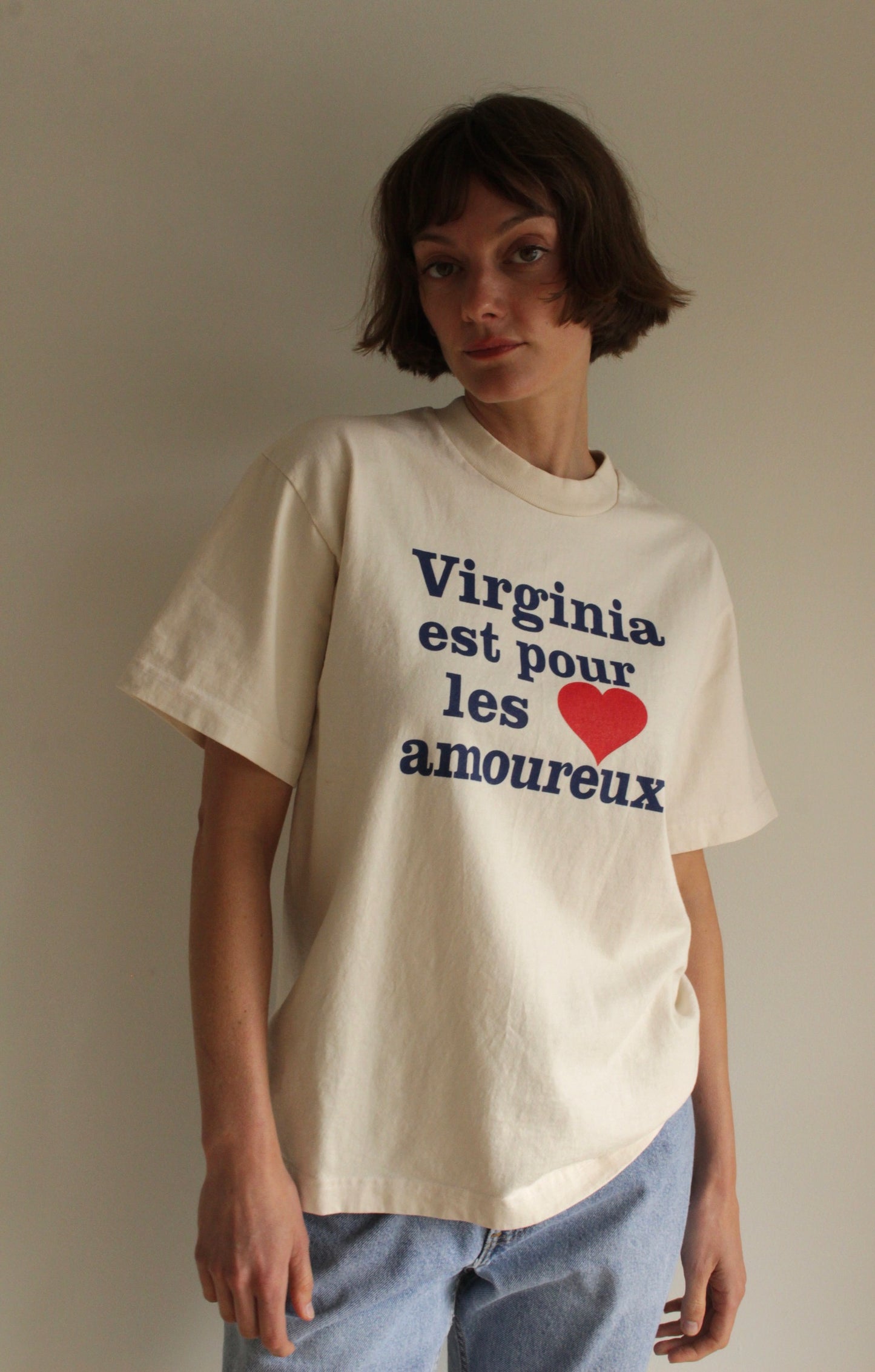 "Virginia Est Pour Les Armoureux" Short Sleeve Wide T-Shirt