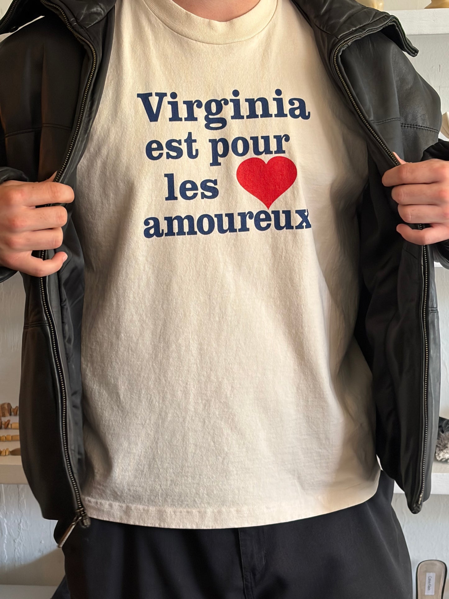 "Virginia Est Pour Les Armoureux" Short Sleeve Wide T-Shirt