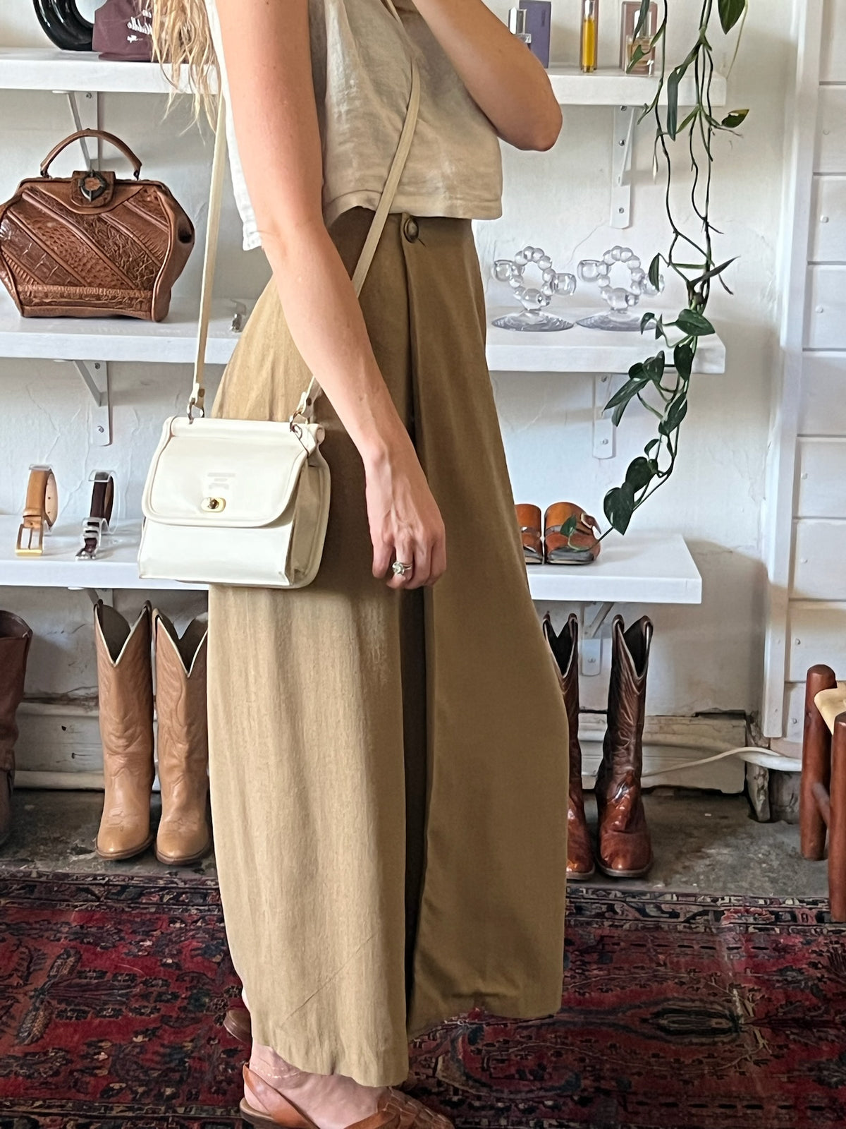 Darling Vintage Creamy Crossbody Bag