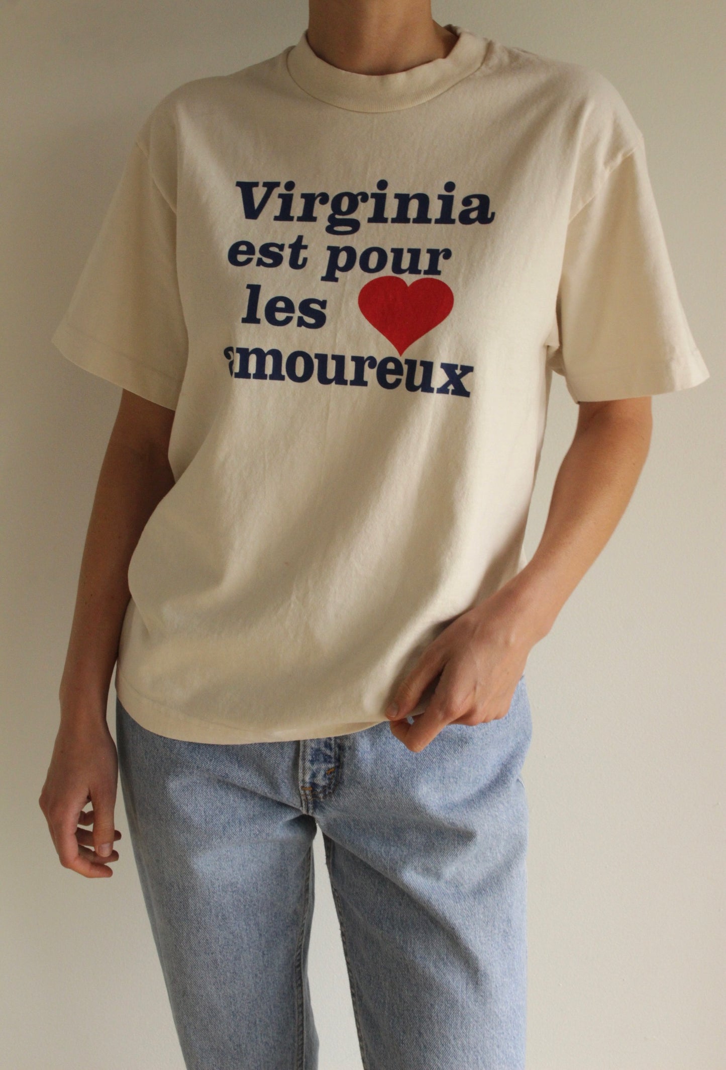 "Virginia Est Pour Les Armoureux" Short Sleeve Wide T-Shirt