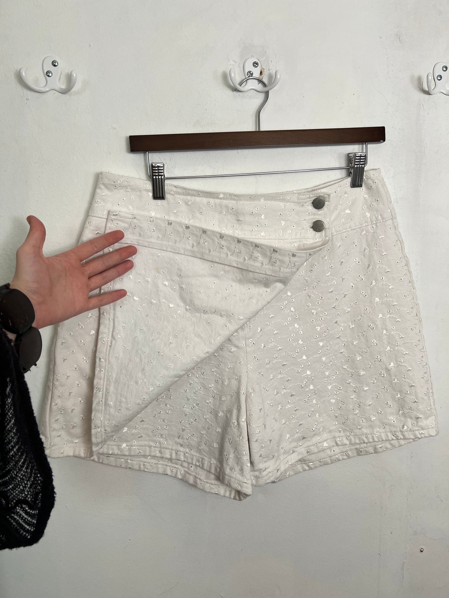 Vintage Ivory Embroidered Skort