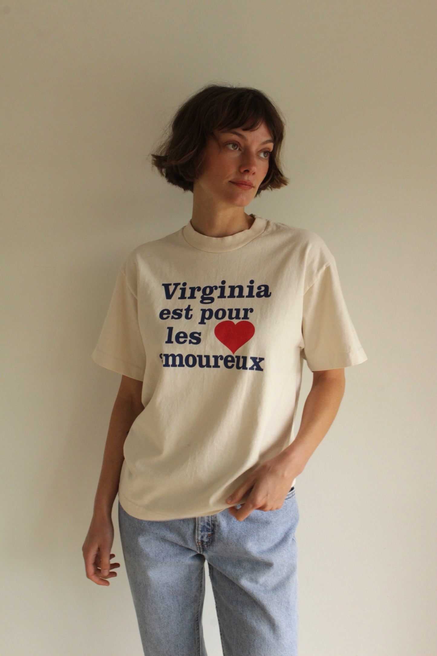 "Virginia Est Pour Les Armoureux" Short Sleeve Wide T-Shirt