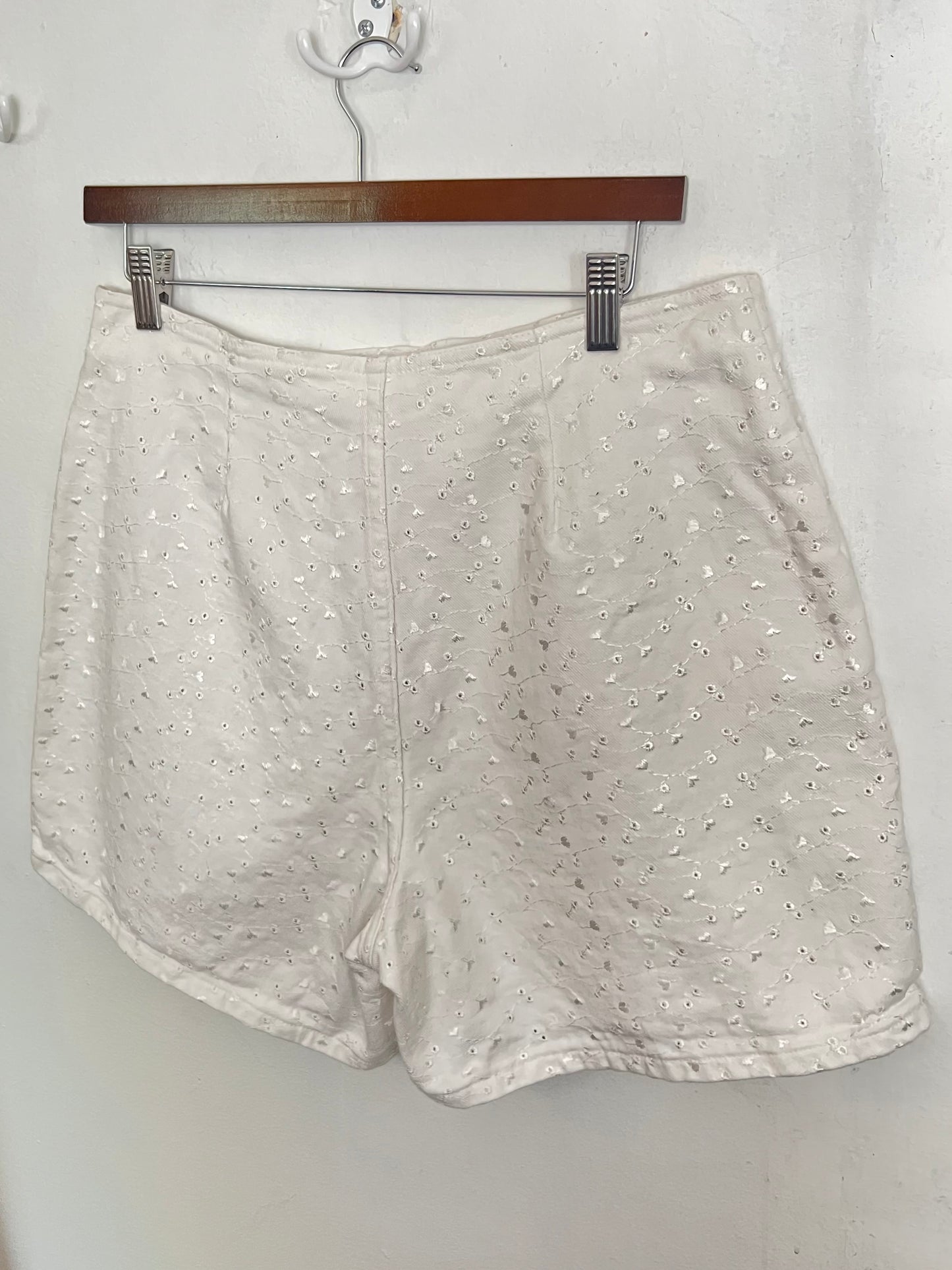 Vintage Ivory Embroidered Skort