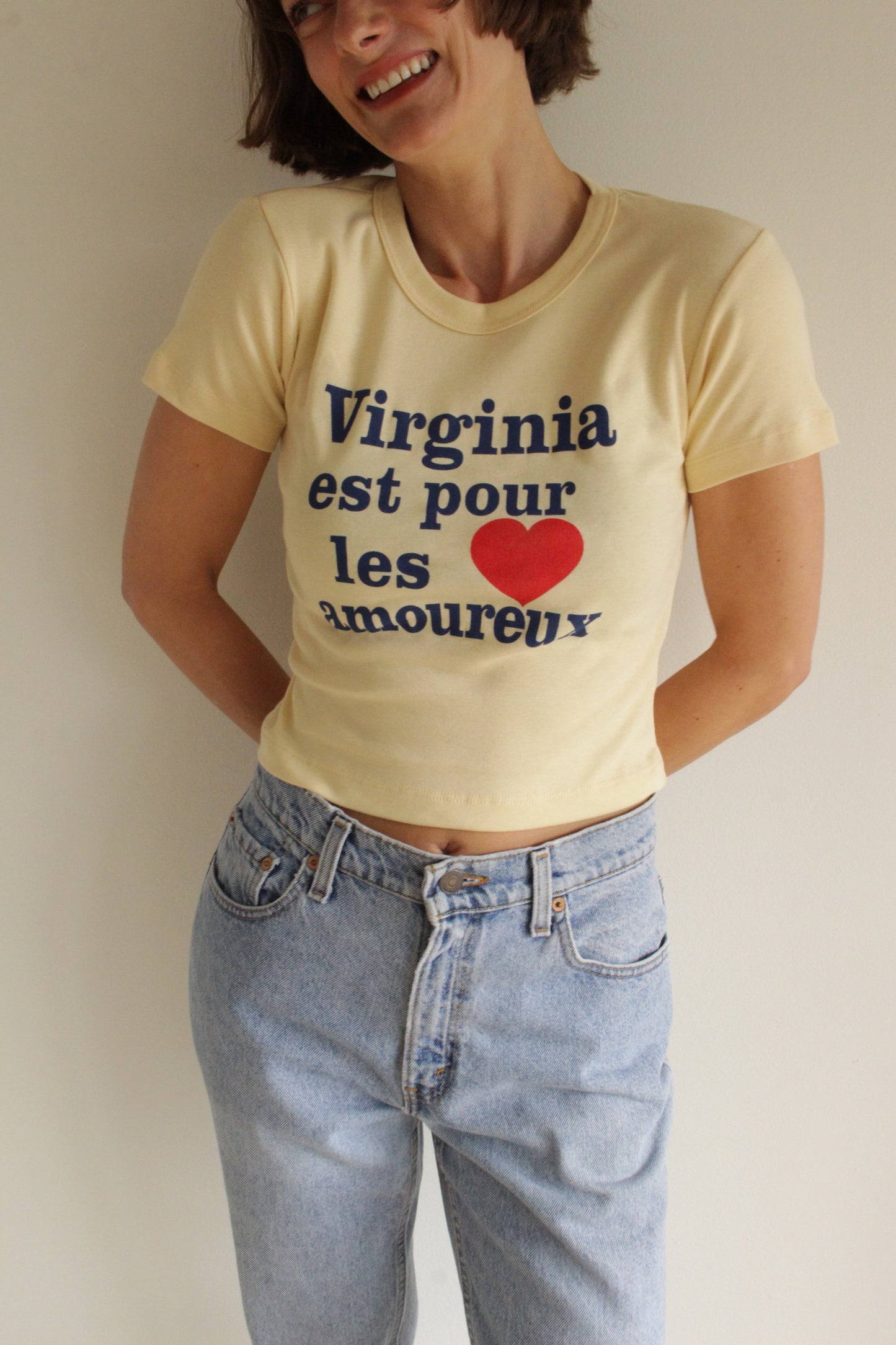 "Virginia Est Pour Les Armoureux" Baby Rib Crop T-Shirt