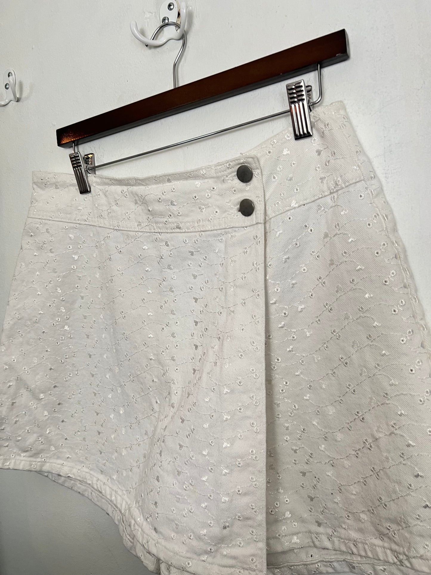 Vintage Ivory Embroidered Skort