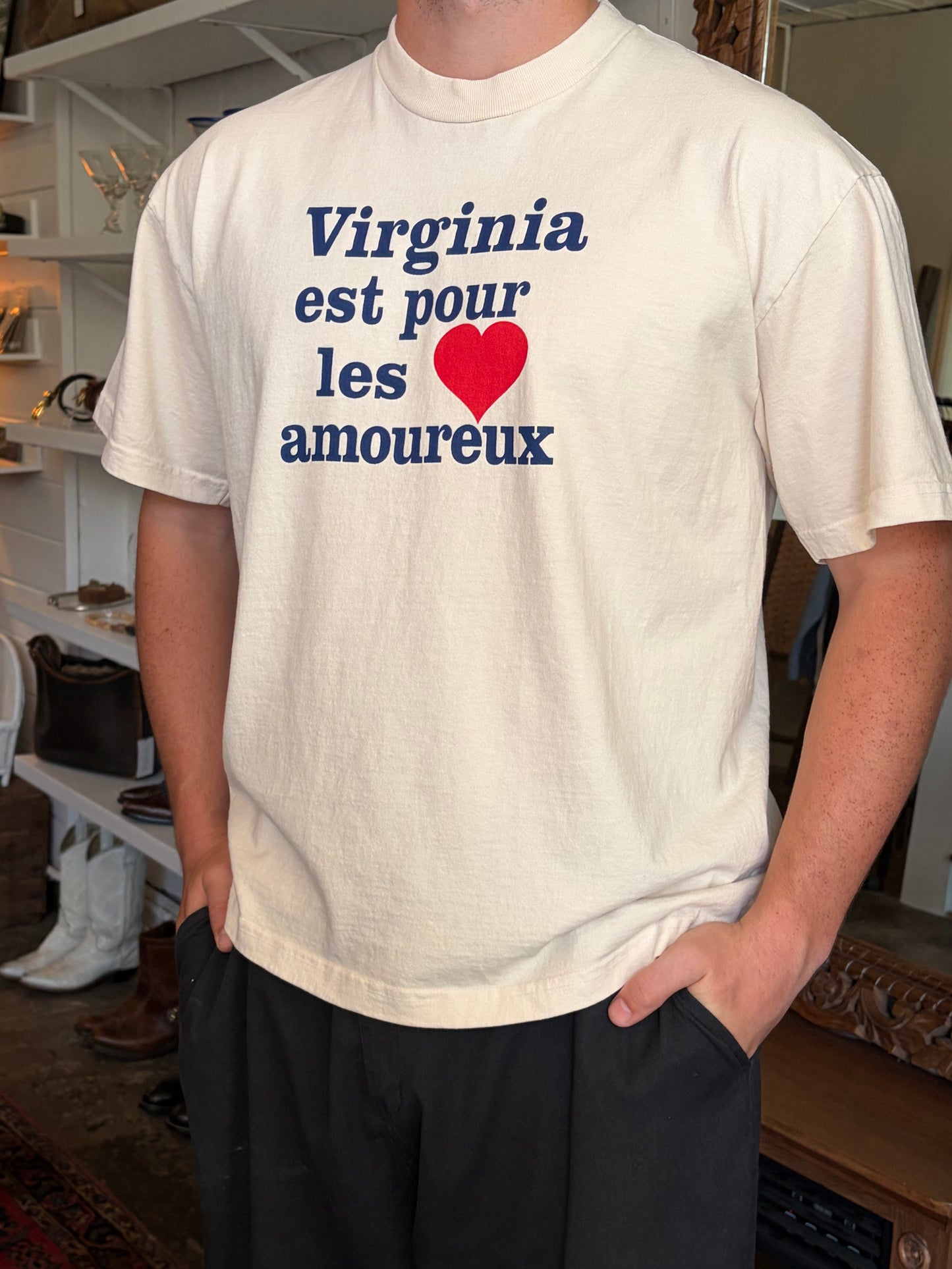 "Virginia Est Pour Les Armoureux" Short Sleeve Wide T-Shirt