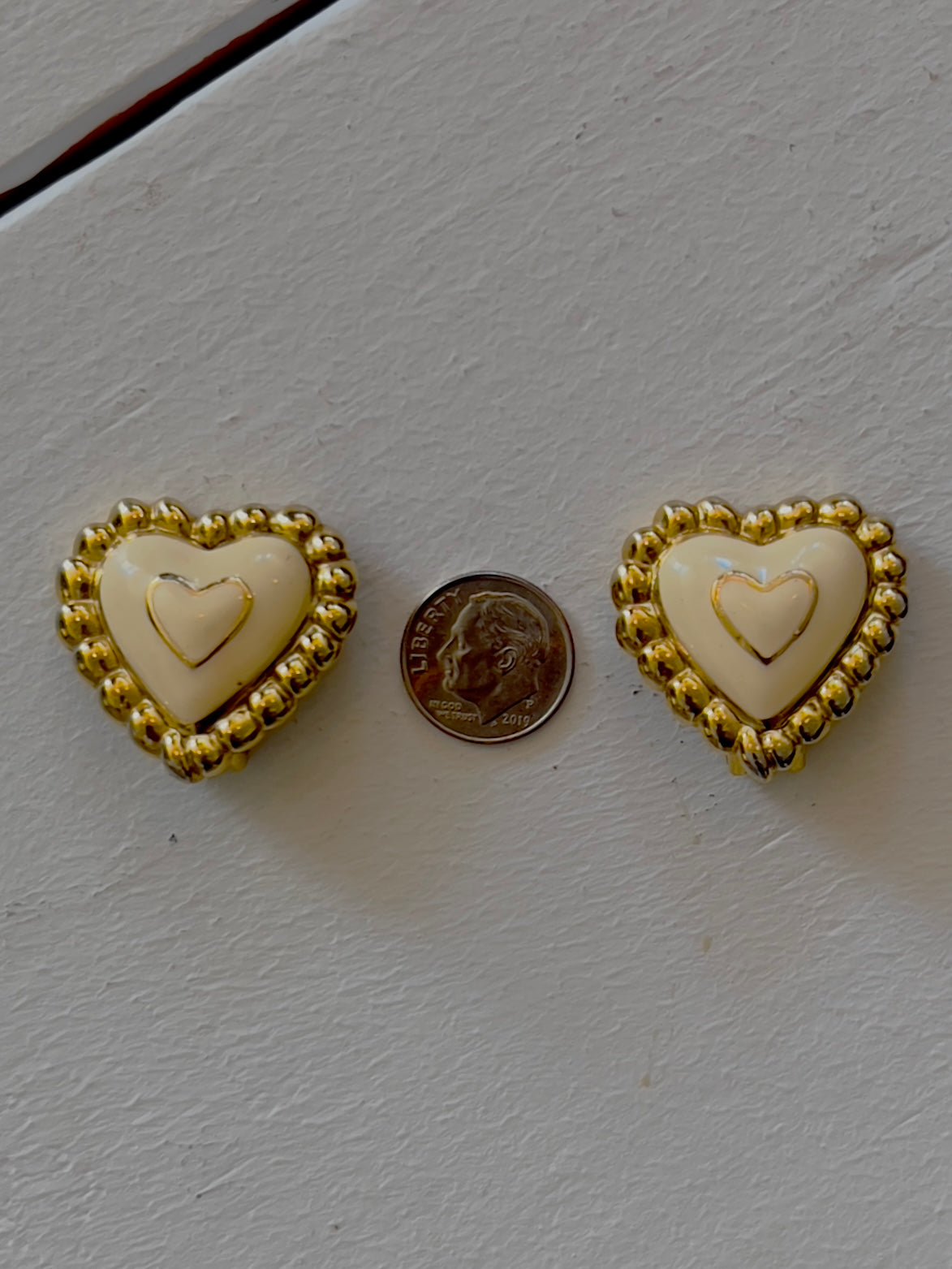 Vintage Cream & Gold Heart Shape Earrings