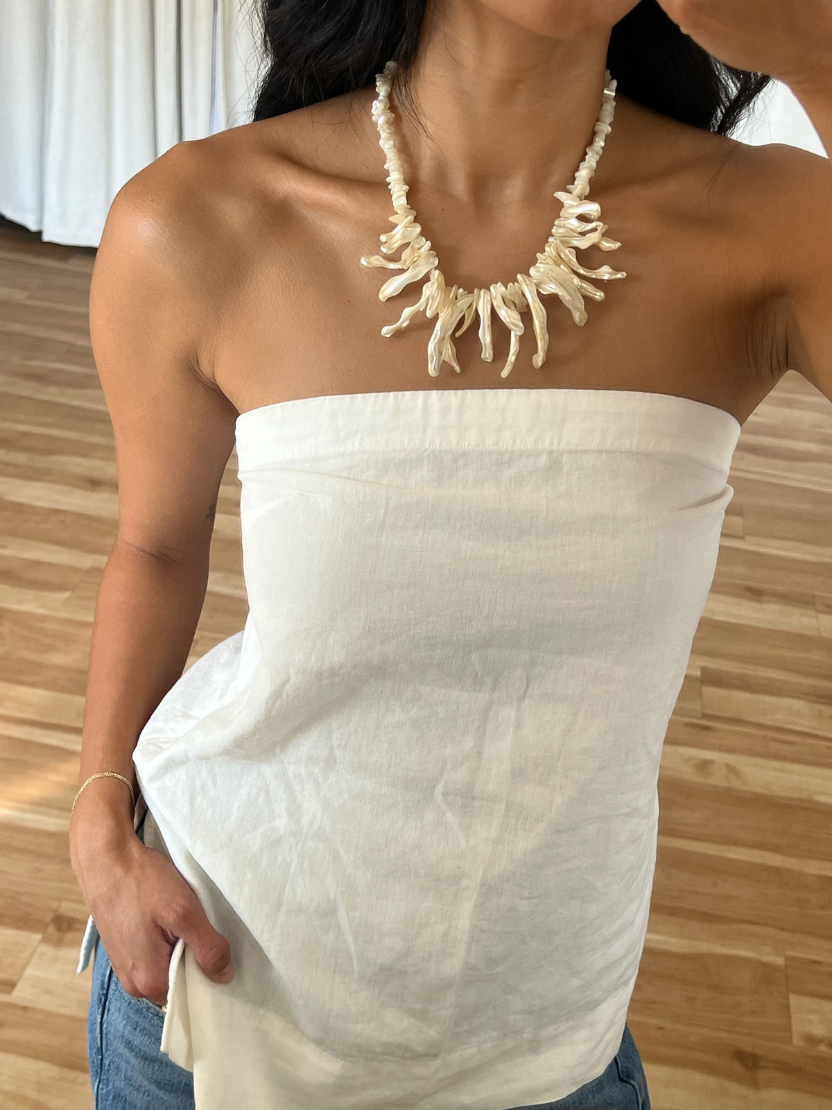 Stunning Mother of Pearl Shell Necklace