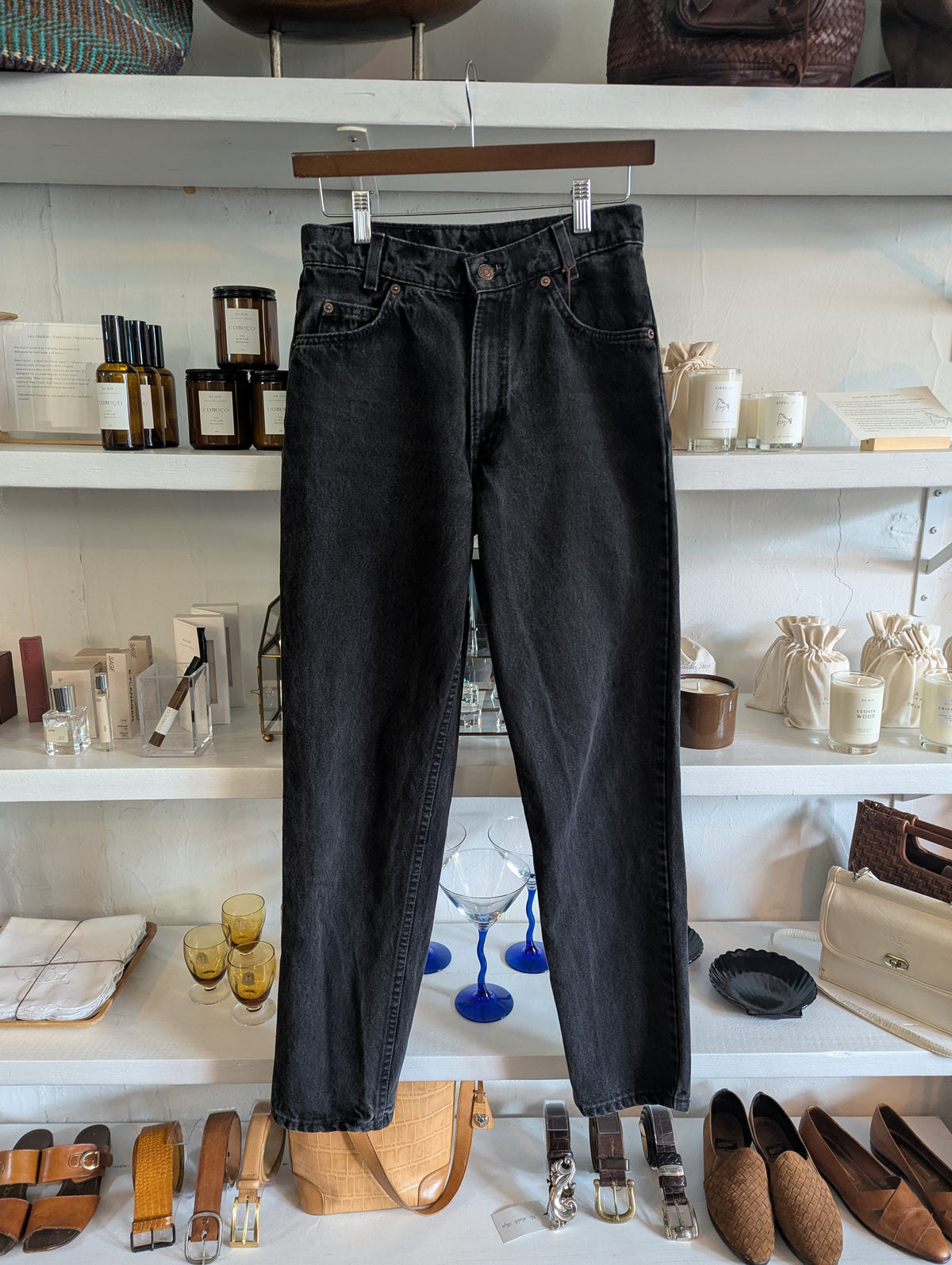 Vintage Black Wash Levi’s 550 Jeans
